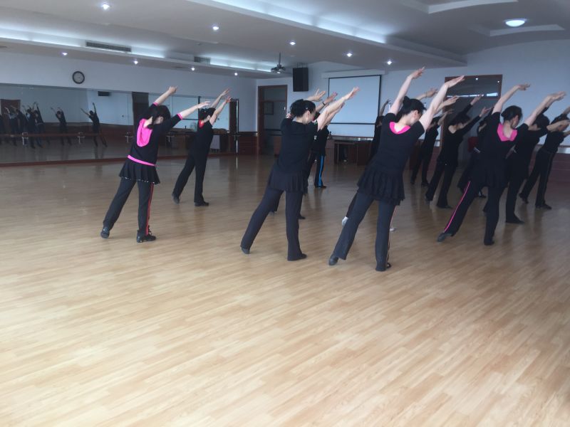 舞蹈地胶--宁波老年大学成功案例
