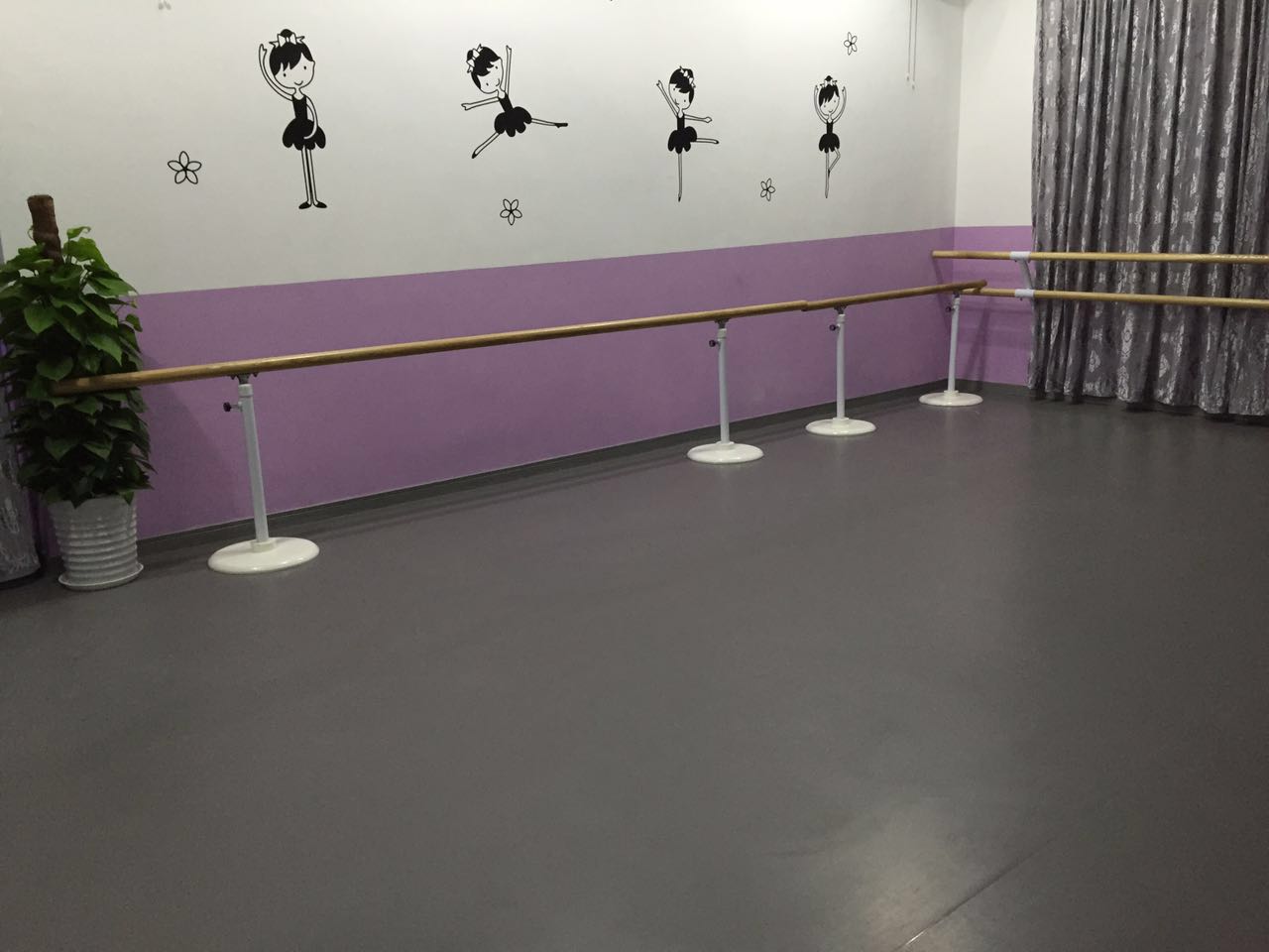 舞蹈地胶--上海香蕉树舞蹈工作室成功案例